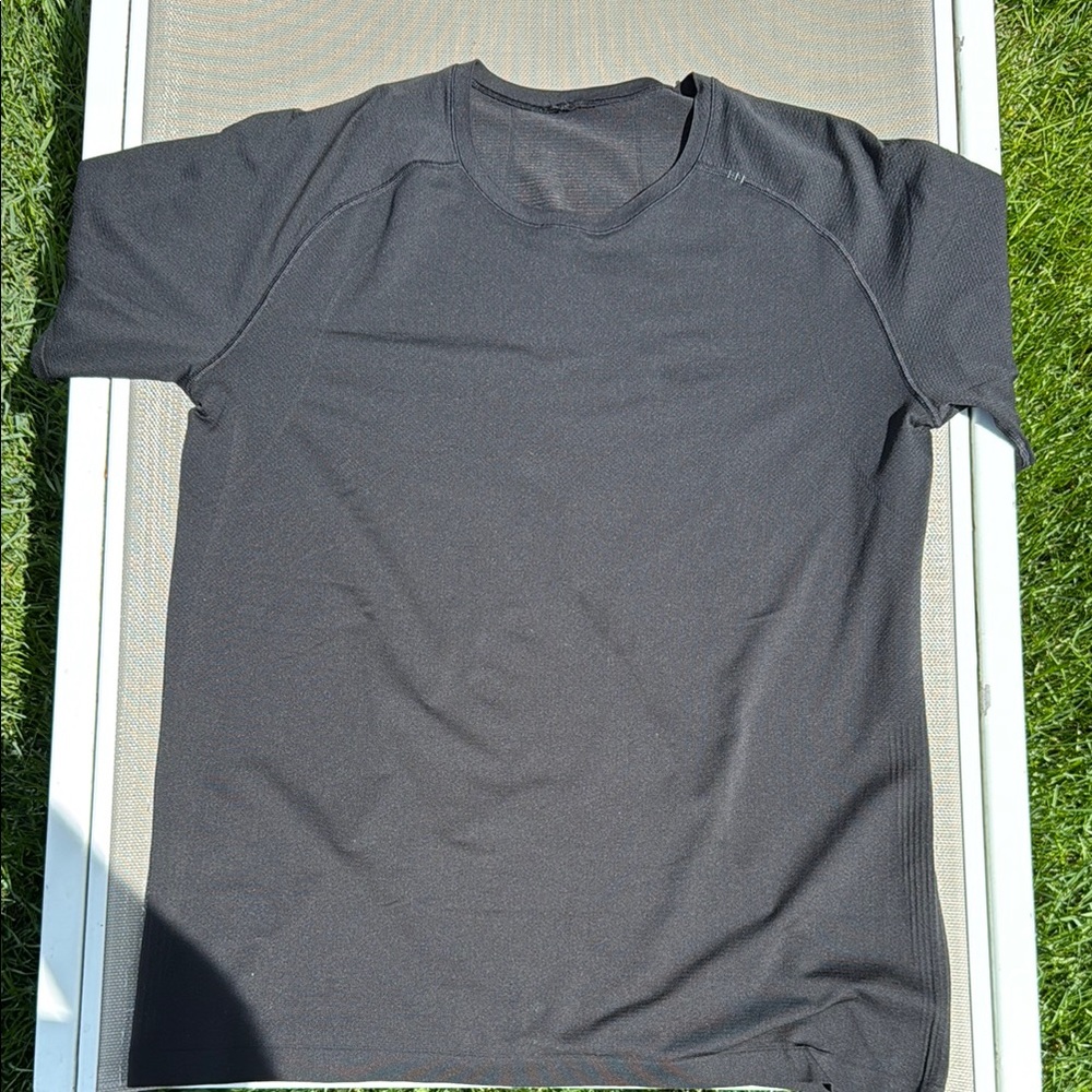 Lululemon Athletica Black short Sleeve Tee